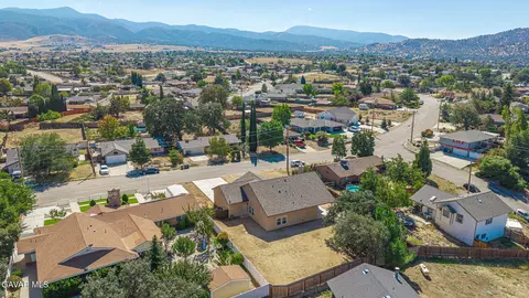 View/Area - 19809 Meadows Rd, Tehachapi, CA 93561 photo 5 of 13