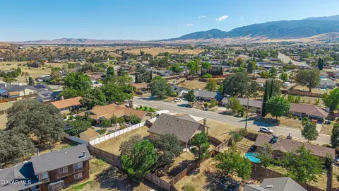 View/Area - 19809 Meadows Rd, Tehachapi, CA 93561 photo 7 of 13