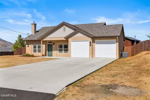 Exterior - 19809 Meadows Rd, Tehachapi, CA 93561 photo 3 of 11
