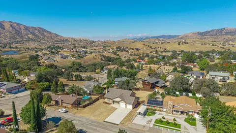 View/Area - 19809 Meadows Rd, Tehachapi, CA 93561 photo 3 of 13