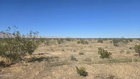 East Glen Rd, Mojave, CA 93501 photo 4
