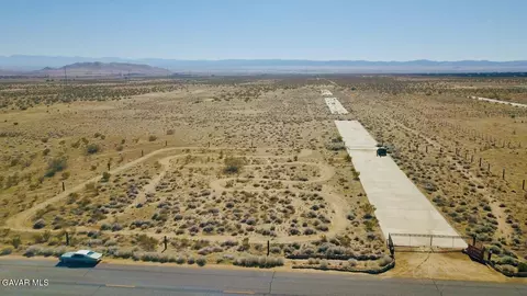 10700 Backus Rd, Rosamond, CA 93560 photo 18
