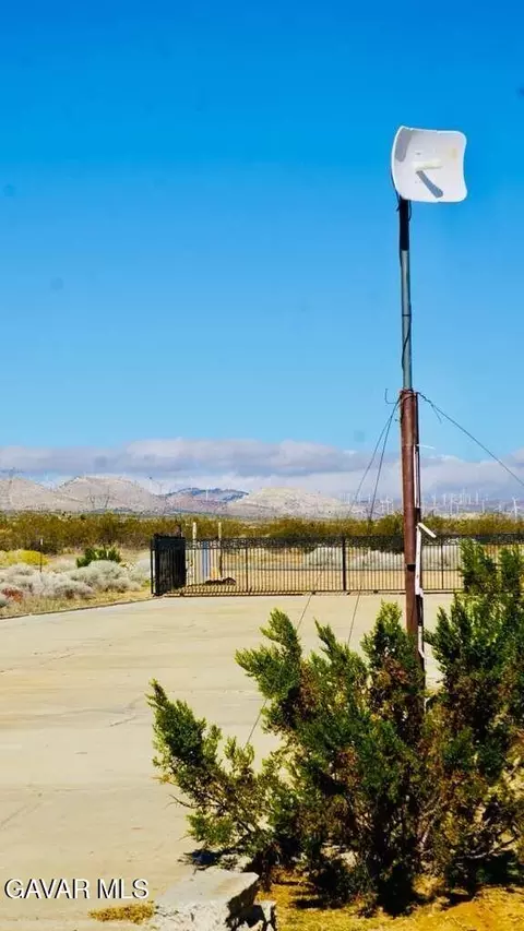 10700 Backus Rd, Rosamond, CA 93560 photo 19