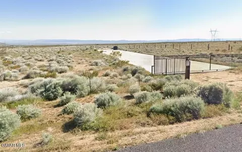 10700 Backus Rd, Rosamond, CA 93560 photo 5