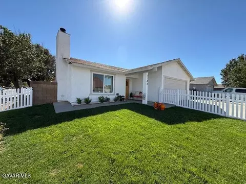 1144 Aveneu J10 E, Lancaster, CA 93535