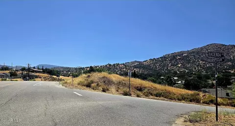 20916 Hacienda Dr, Tehachapi, CA 93561