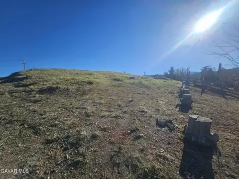20916 Hacienda Dr, Tehachapi, CA 93561 photo 7