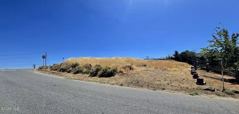 20916 Hacienda Dr, Tehachapi, CA 93561 photo 11