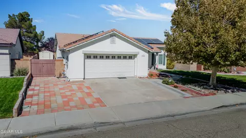 6045 Avenue J3 W, Lancaster, CA 93536