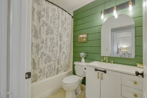 Bath - 22311 Zurich Dr, Tehachapi, CA 93561 photo 3 of 3