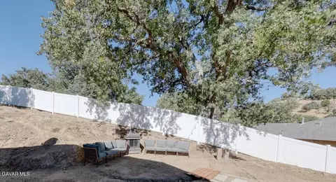 Exterior - 22311 Zurich Dr, Tehachapi, CA 93561 photo 5 of 10