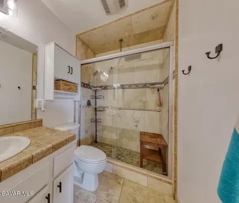 Bath - 22311 Zurich Dr, Tehachapi, CA 93561 photo 1 of 3