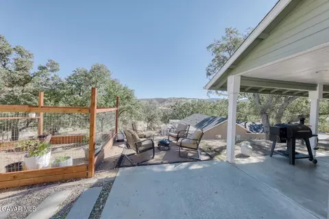 Exterior - 22311 Zurich Dr, Tehachapi, CA 93561 photo 2 of 10