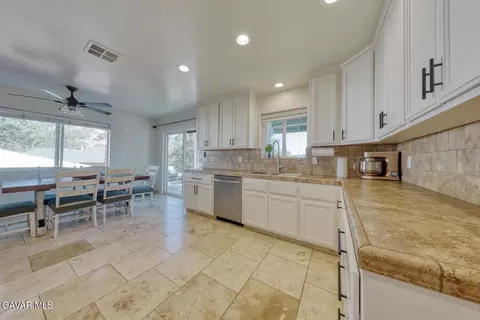 Kitchen - 22311 Zurich Dr, Tehachapi, CA 93561 photo 1 of 4