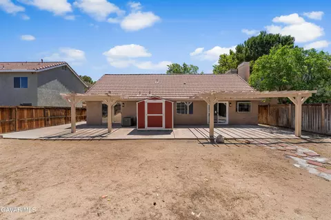 Exterior - 37537 Sabal Ct, Palmdale, CA 93552 photo 7 of 10