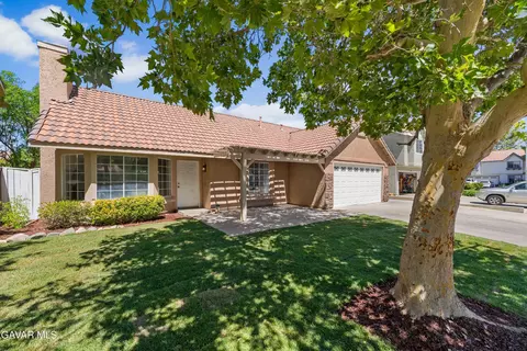 Exterior - 37537 Sabal Ct, Palmdale, CA 93552 photo 2 of 10