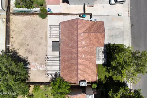 View/Area - 37537 Sabal Ct, Palmdale, CA 93552 photo 1 of 5
