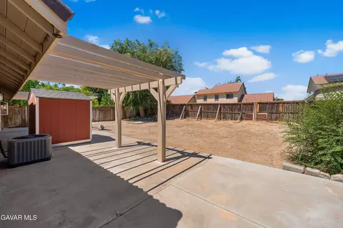 Exterior - 37537 Sabal Ct, Palmdale, CA 93552 photo 10 of 10