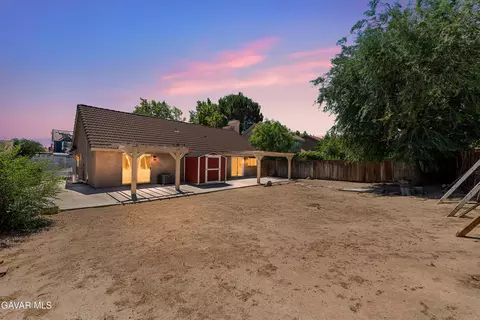 Exterior - 37537 Sabal Ct, Palmdale, CA 93552 photo 9 of 10