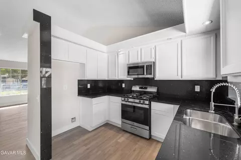 Kitchen - 37537 Sabal Ct, Palmdale, CA 93552 photo 1 of 3