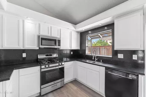 Kitchen - 37537 Sabal Ct, Palmdale, CA 93552 photo 3 of 3
