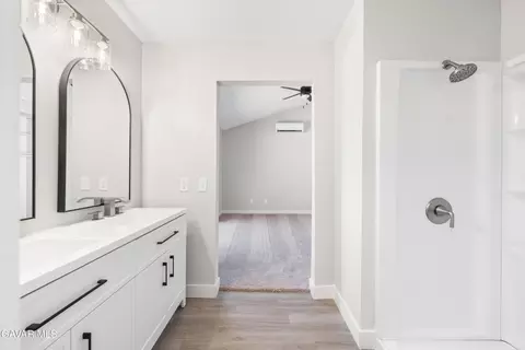 Bath - 37537 Sabal Ct, Palmdale, CA 93552 photo 3 of 3