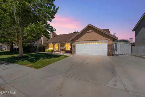 Exterior - 37537 Sabal Ct, Palmdale, CA 93552 photo 4 of 10