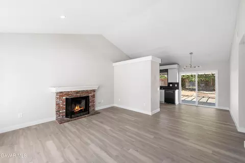 Living - 37537 Sabal Ct, Palmdale, CA 93552 photo 1 of 3