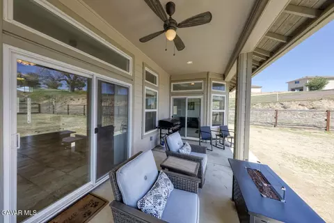 Exterior - 24500 Jacaranda Dr, Tehachapi, CA 93561 photo 4 of 8