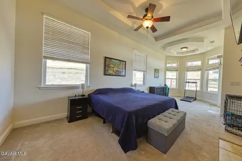 Bedroom - 24500 Jacaranda Dr, Tehachapi, CA 93561 photo 1 of 5