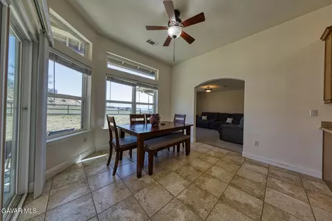 Dining - 24500 Jacaranda Dr, Tehachapi, CA 93561 photo 2 of 2
