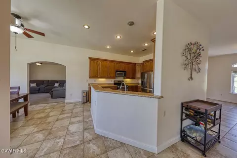 Kitchen - 24500 Jacaranda Dr, Tehachapi, CA 93561 photo 1 of 5