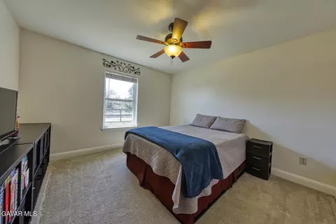 Bedroom - 24500 Jacaranda Dr, Tehachapi, CA 93561 photo 3 of 5