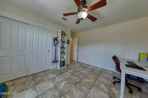 Bedroom - 24500 Jacaranda Dr, Tehachapi, CA 93561 photo 5 of 5