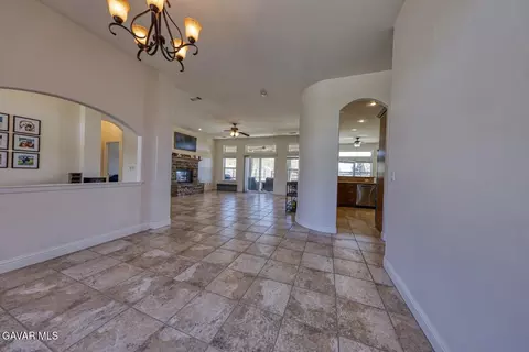 Entry Way - 24500 Jacaranda Dr, Tehachapi, CA 93561 photo 2 of 2