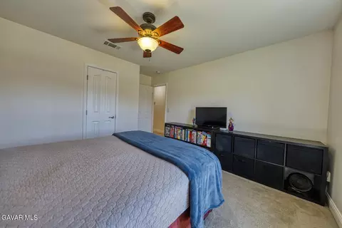 Bedroom - 24500 Jacaranda Dr, Tehachapi, CA 93561 photo 4 of 5