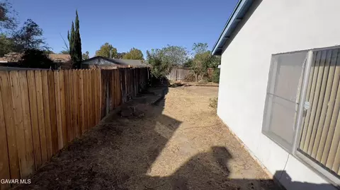 44215 Hanstead Ave, Lancaster, CA 93535 photo 5