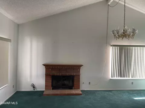 44215 Hanstead Ave, Lancaster, CA 93535 photo 2