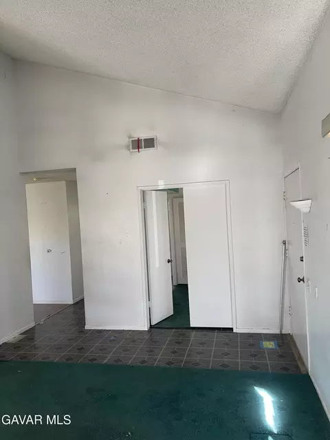 44215 Hanstead Ave, Lancaster, CA 93535 photo 4