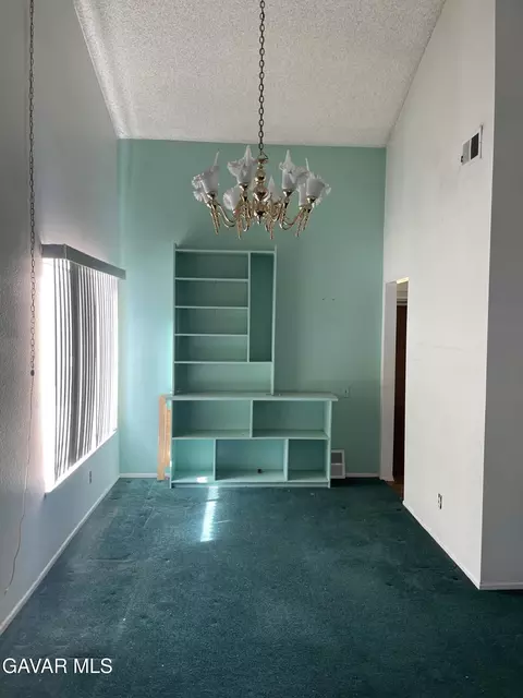 44215 Hanstead Ave, Lancaster, CA 93535 photo 3