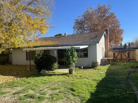44215 Hanstead Ave, Lancaster, CA 93535 photo 9