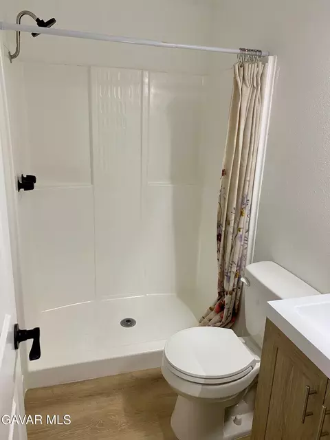 Bath - 44135 Gingham Ave, Lancaster, CA 93535 photo 4 of 5