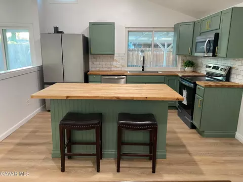 Kitchen - 44135 Gingham Ave, Lancaster, CA 93535 photo 1 of 6