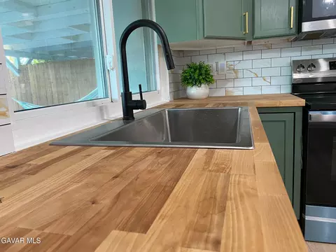 Kitchen - 44135 Gingham Ave, Lancaster, CA 93535 photo 2 of 6