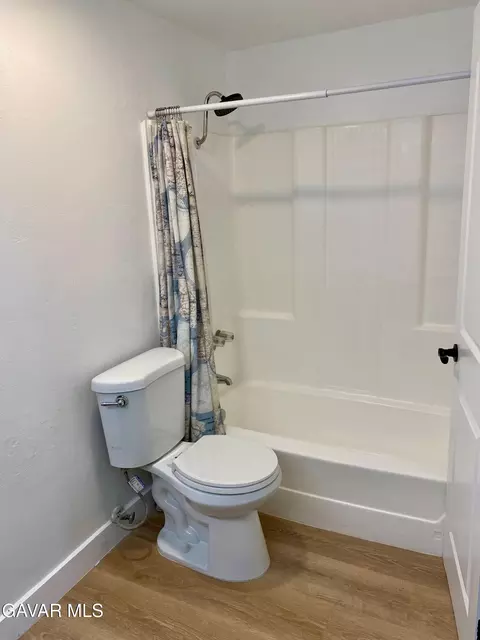 Bath - 44135 Gingham Ave, Lancaster, CA 93535 photo 2 of 5