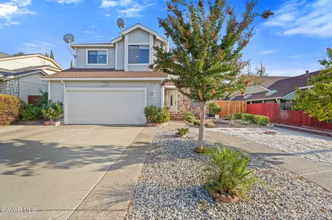 318 Redrock Dr, Antioch, CA 94509
