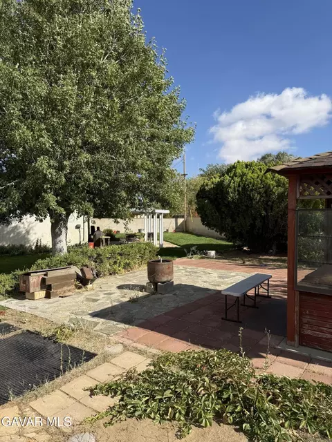 Exterior - 919 Golden West Ct, Tehachapi, CA 93561 photo 6 of 7