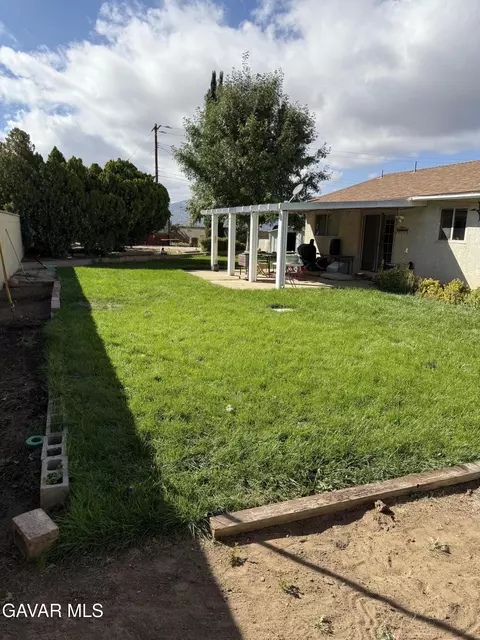 Exterior - 919 Golden West Ct, Tehachapi, CA 93561 photo 4 of 7