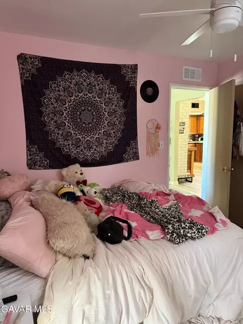 Bedroom - 919 Golden West Ct, Tehachapi, CA 93561 photo 2 of 3