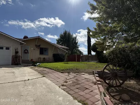 Exterior - 919 Golden West Ct, Tehachapi, CA 93561 photo 3 of 7